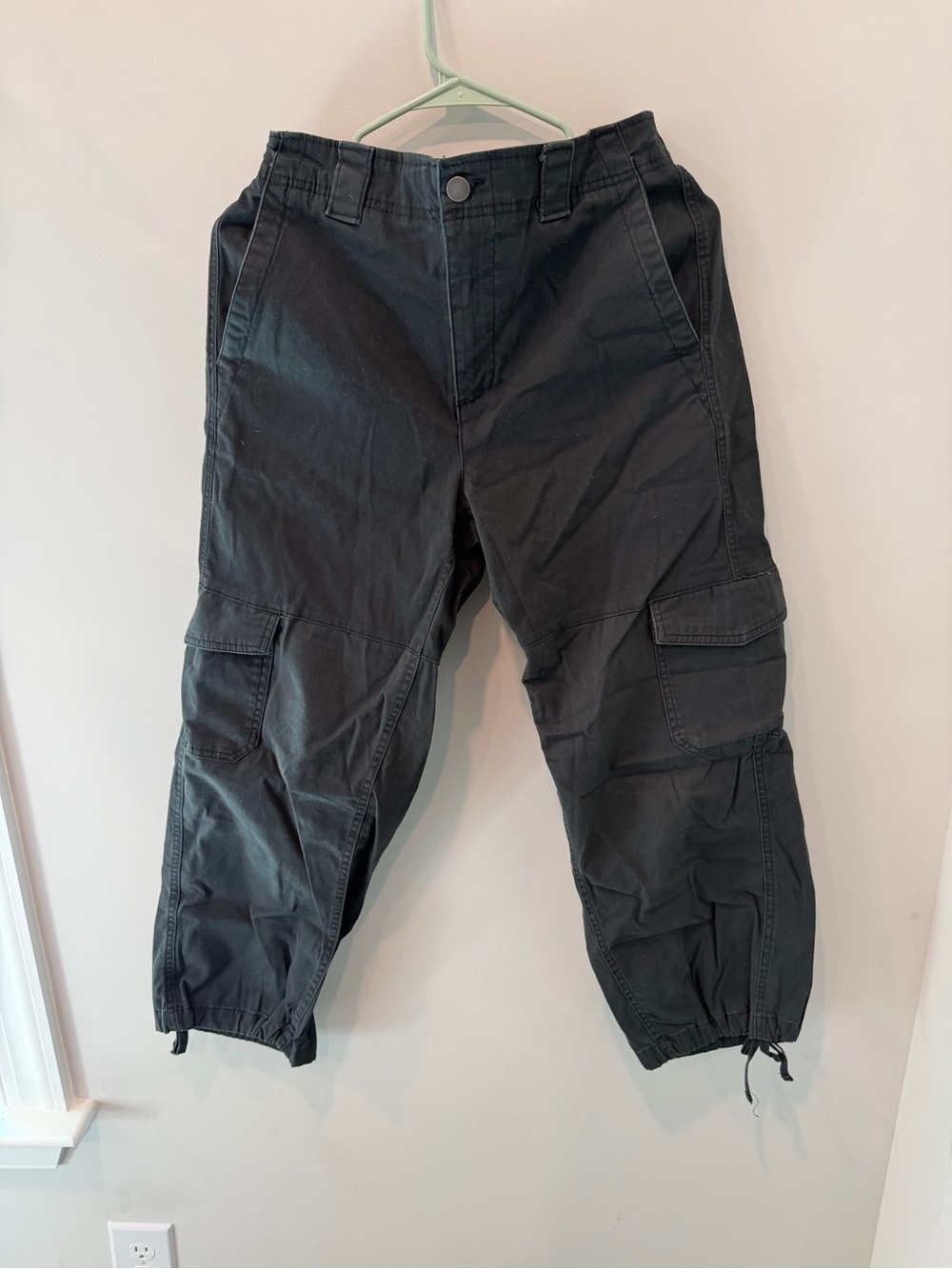 Women’s Charcoal Cargo Pants – Versatile Everyday Wear
